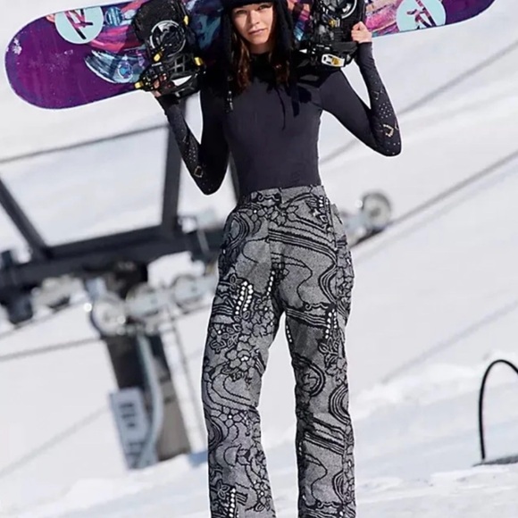 New Free People Movement Bunny Slope Printed Ski Pants In Midnight
Combo - Picture 2 of 16